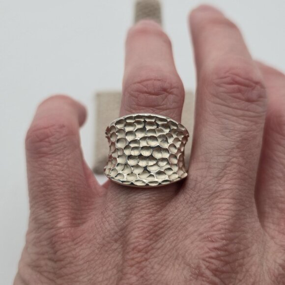 Size 7.5 Sterling Silver Crater Pattern Wide Rustic Band Ring A4057 - Picture 3 of 8